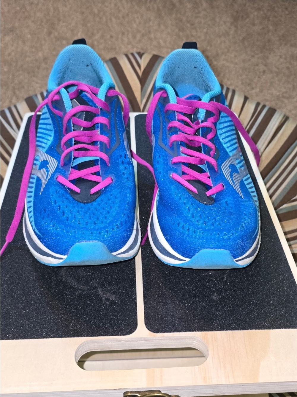 Saucony Women's Blue Running Sneakers with Pink Laces